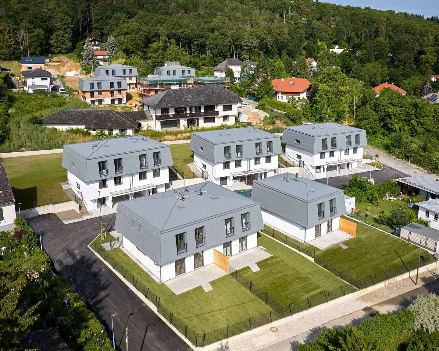 Modernes Reihenhaus in Bad Sauerbrunn mit Garten, Terrasse & Carport
