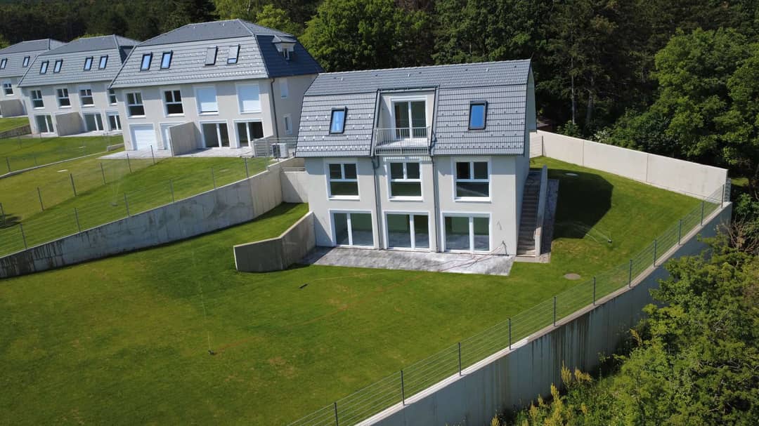 Erstbezug: Großzügiges Einfamilienhaus in Bad Fischau mit Garten