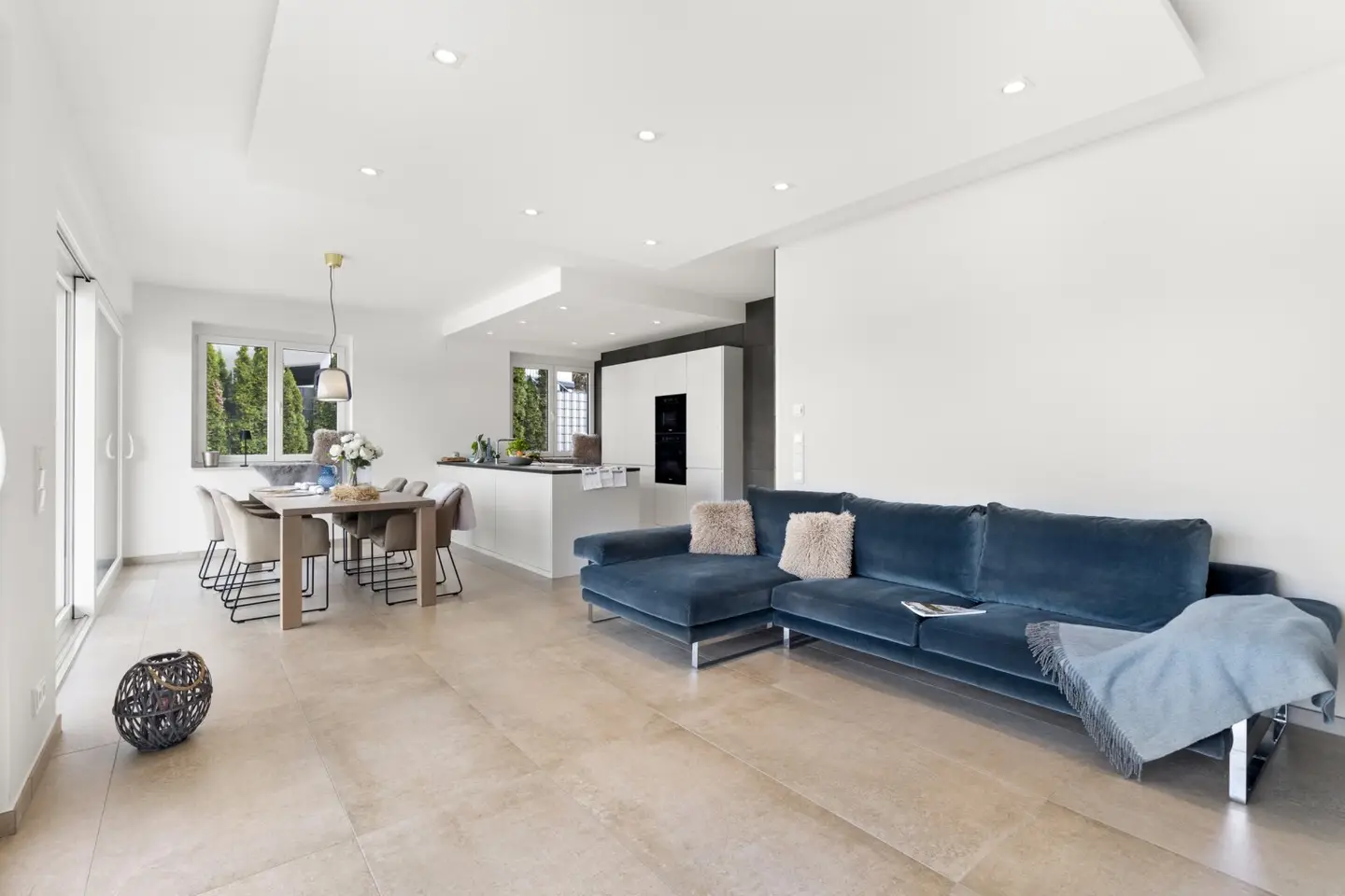 Lake view apartment with lake access and terrace