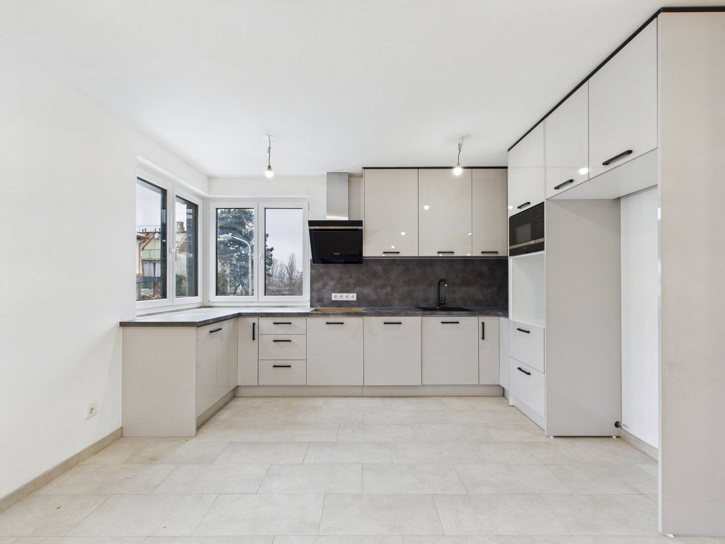 Maisonette apartment brand new with garden