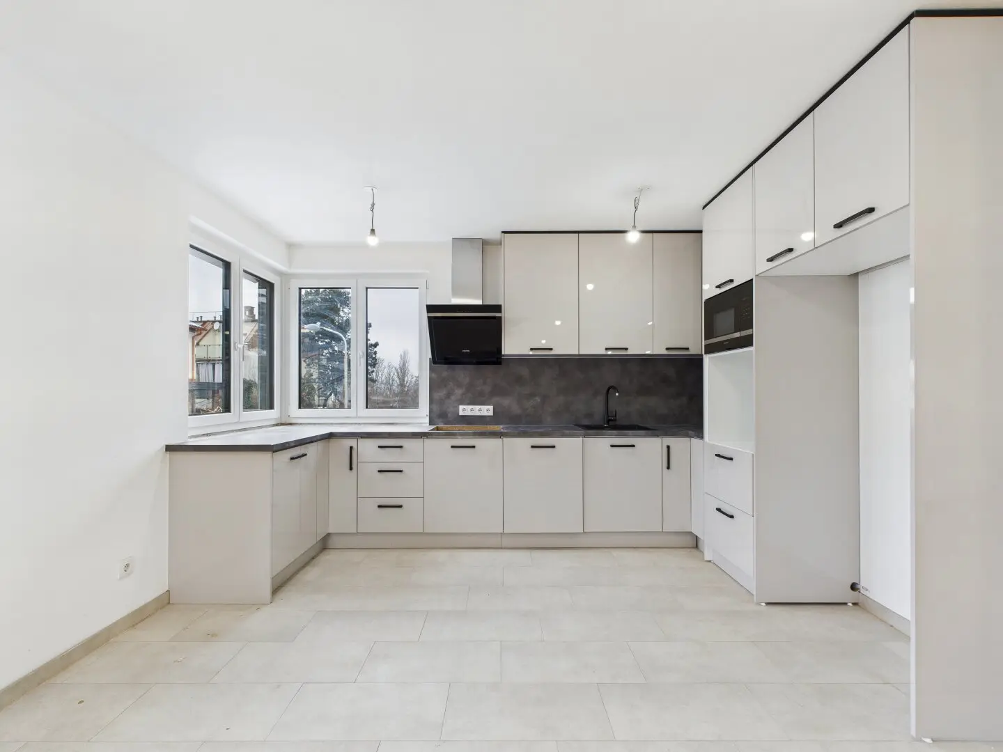 Maisonette apartment brand new with garden
