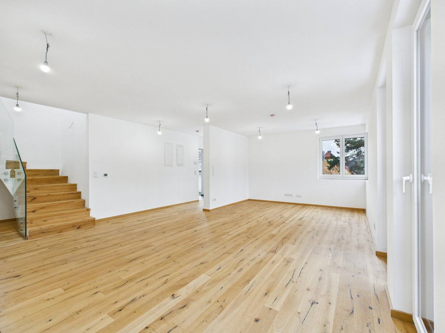 Maisonette apartment brand new with garden