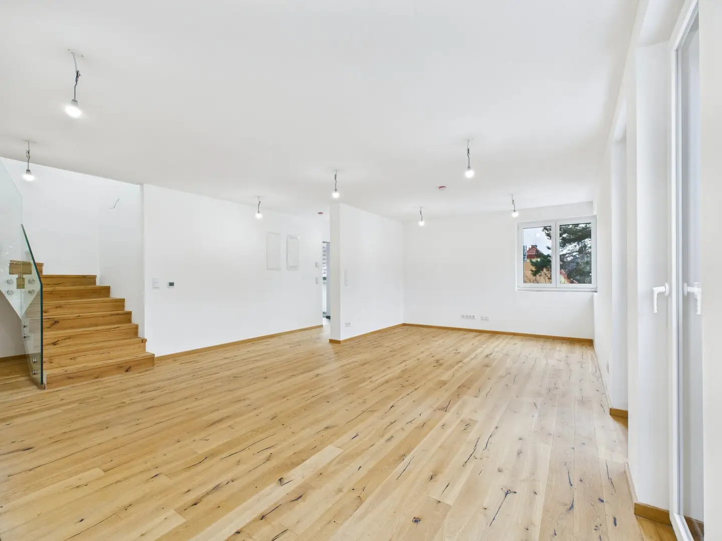 Maisonette apartment brand new with garden