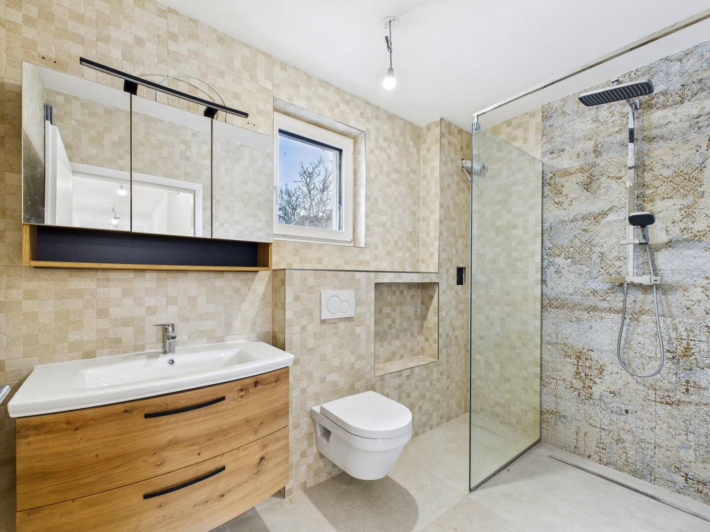 Maisonette apartment brand new with garden