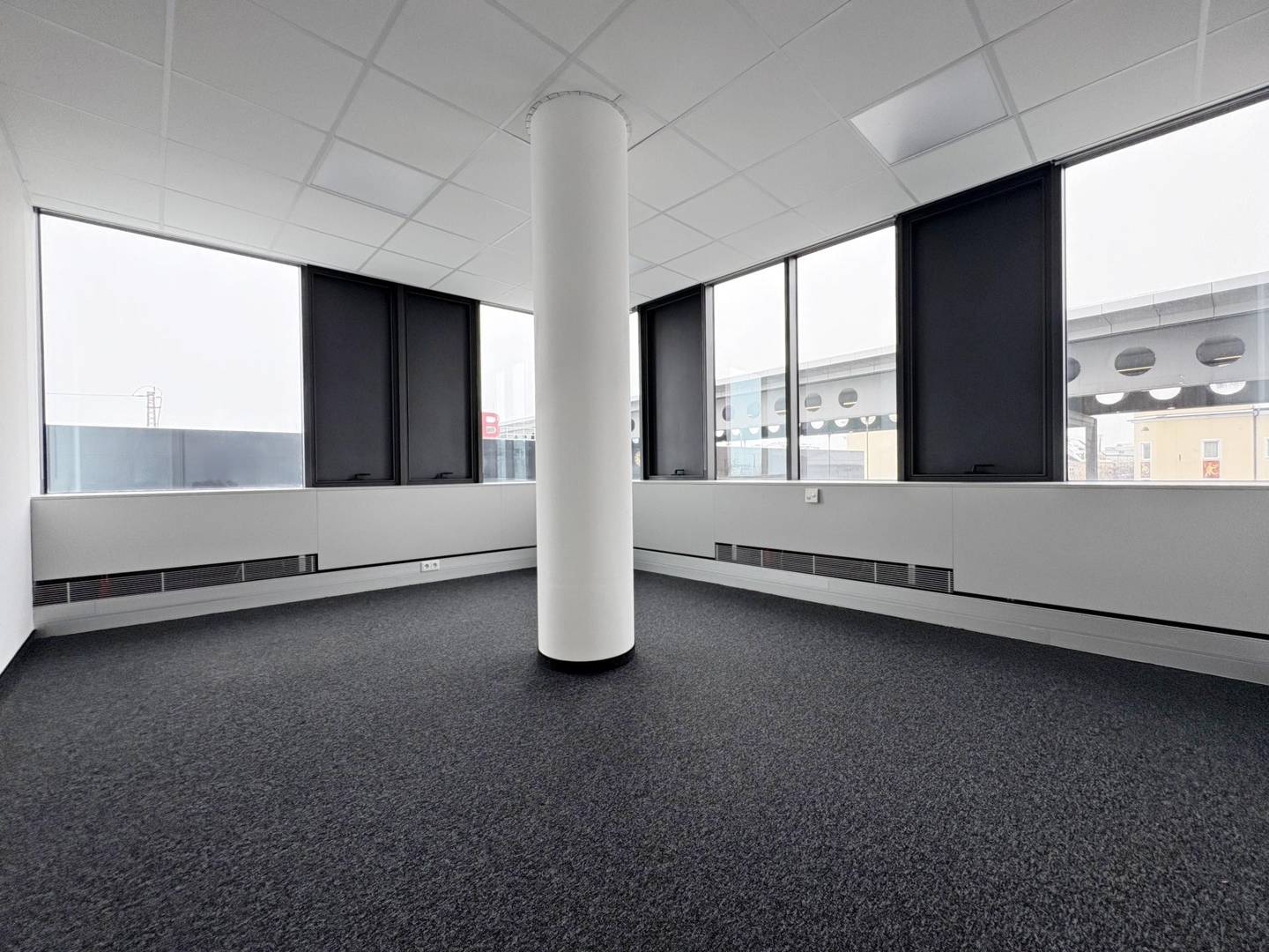 Office Space 195m² Wels Station