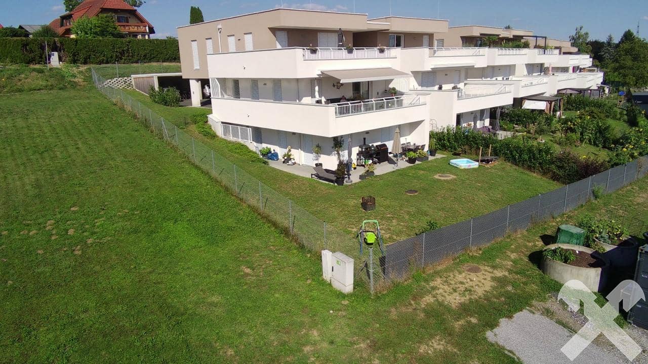 Ground floor apartment with large garden and view