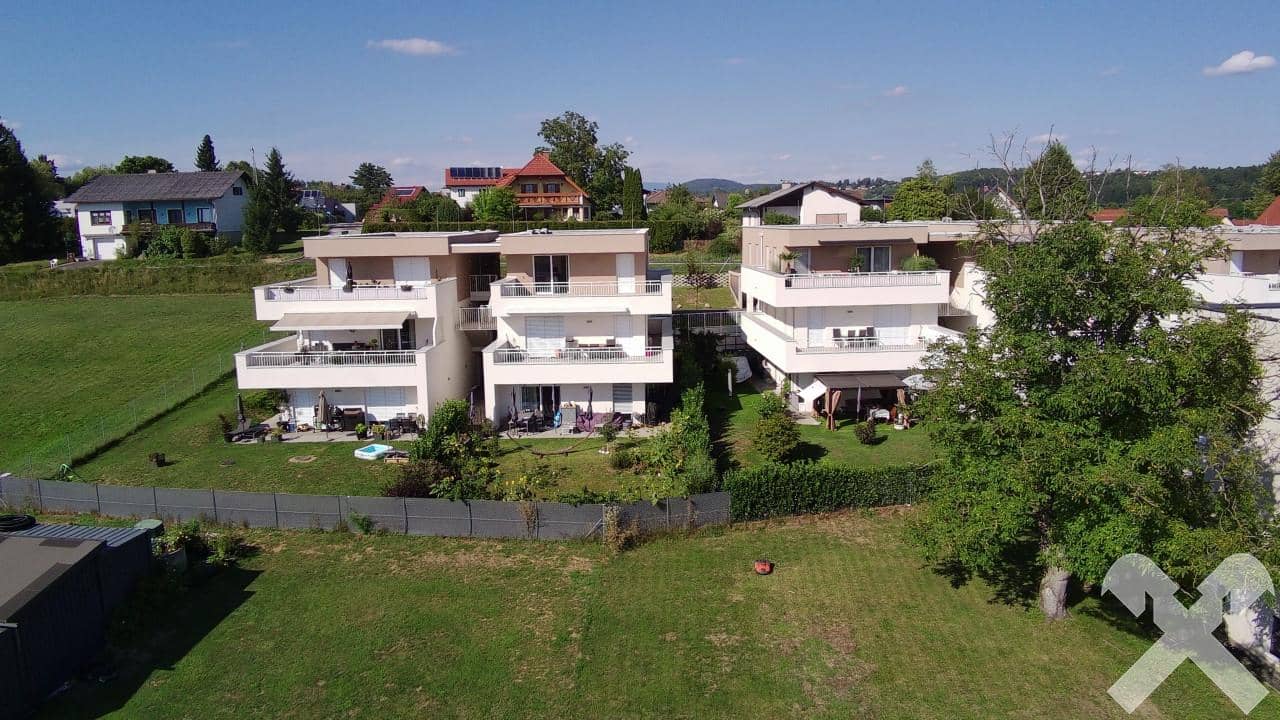 Ground floor apartment with large garden and view