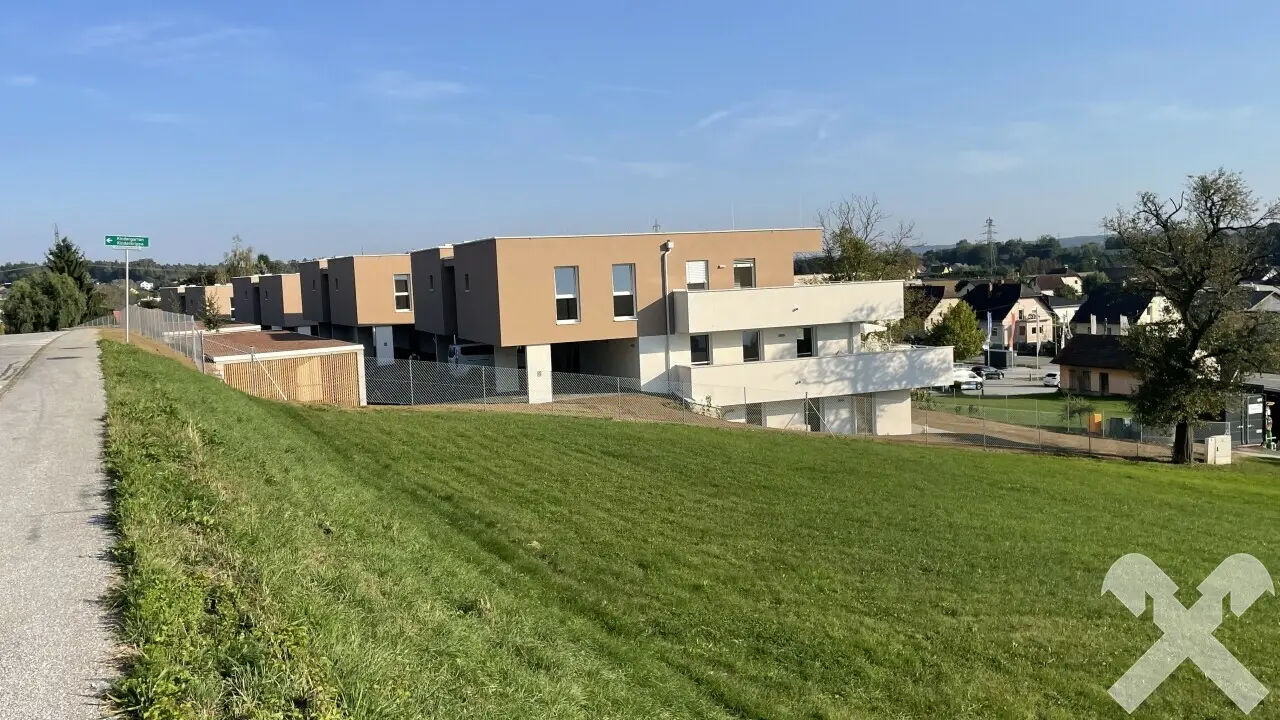Ground floor apartment with large garden and view