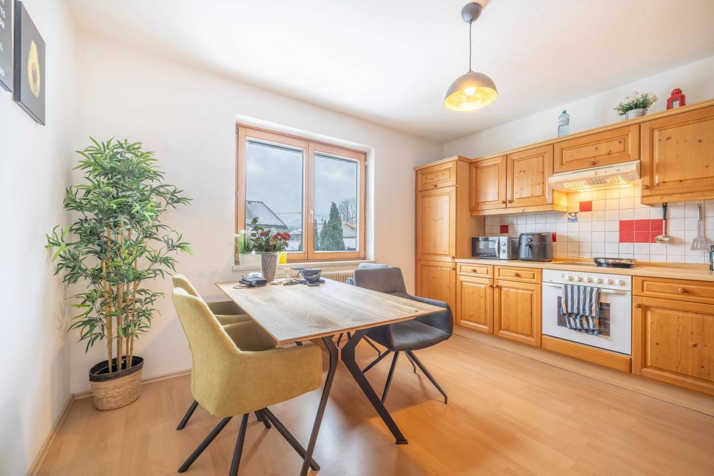 Mehrfamilienhaus in Wals-Siezenheim, voll vermietet, 177 m², Garage