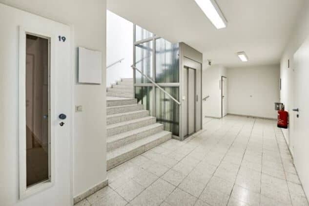 Apartment office spaces with underground parking and good access in Vienna PLUS 0?? sorry? actually not allowed to have extra text
