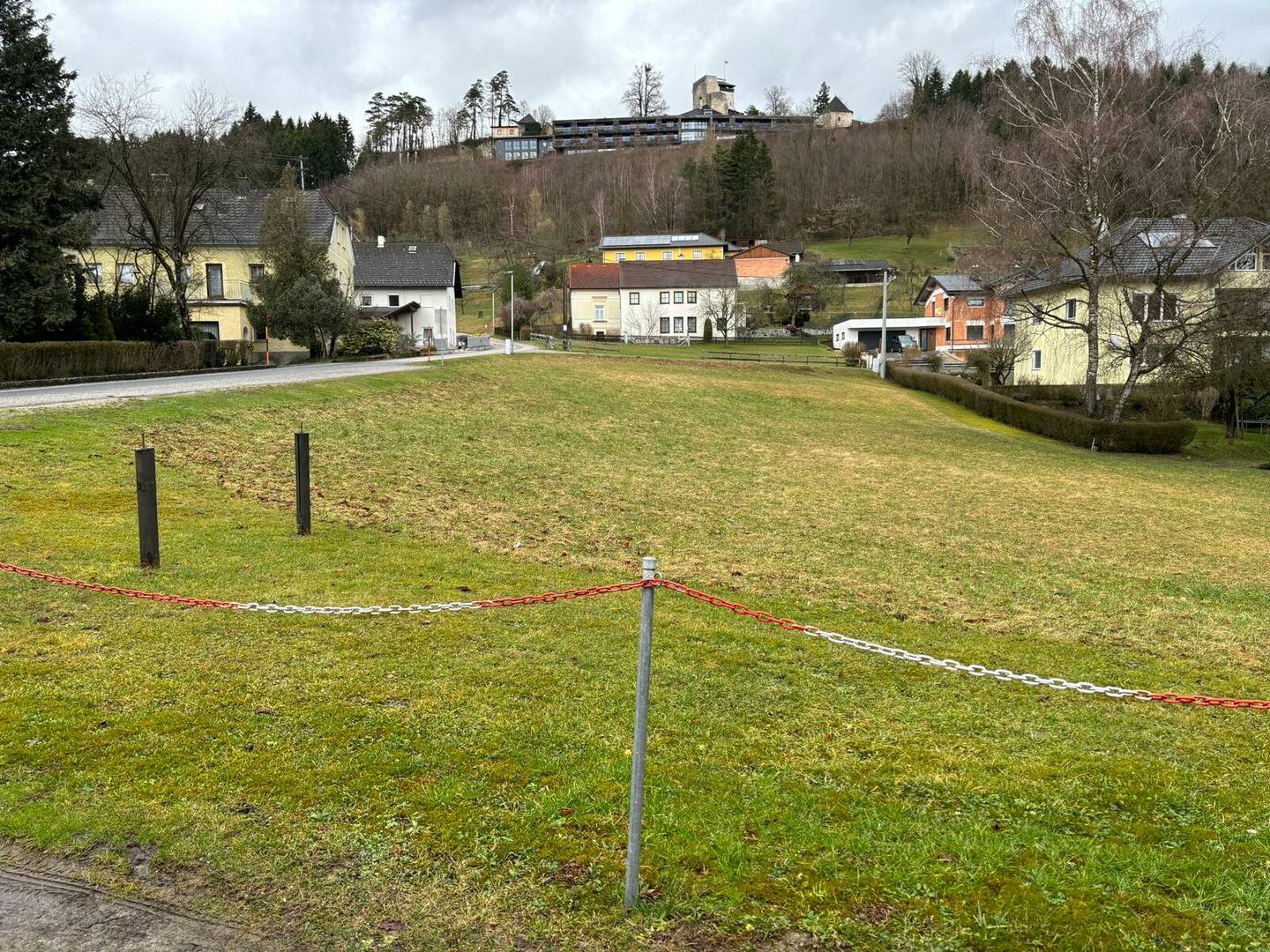 Grundstück im Mischbaugebiet Bad Kreuzen – Wohn- und Arbeitsraum