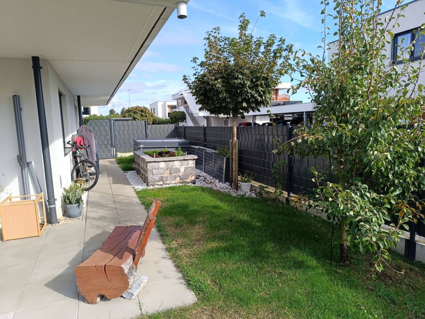 Erdgeschosswohnung mit 150 m² Garten und Terrasse