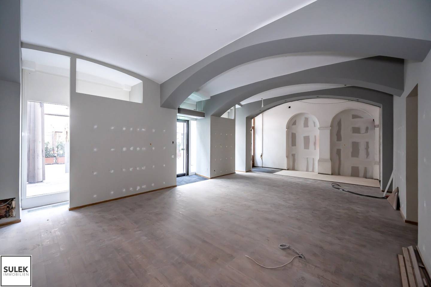 Geschäftslokal in Bestlage – 116 m², 3 Räume, nahe Staatsoper