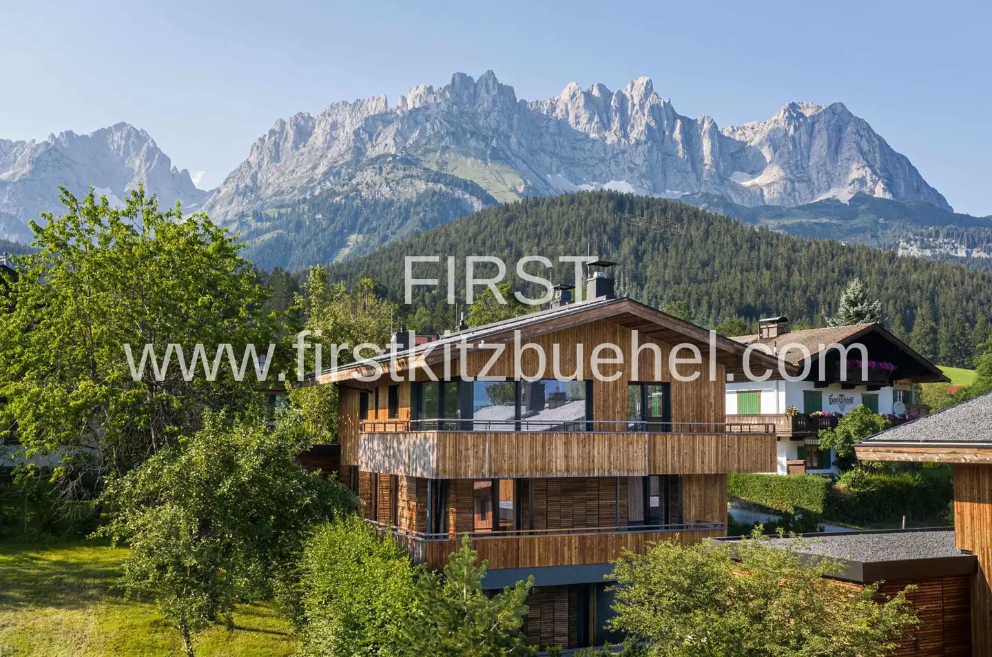 Chalet in Going am Wilden Kaiser mit Wellnessbereich und Bergblick