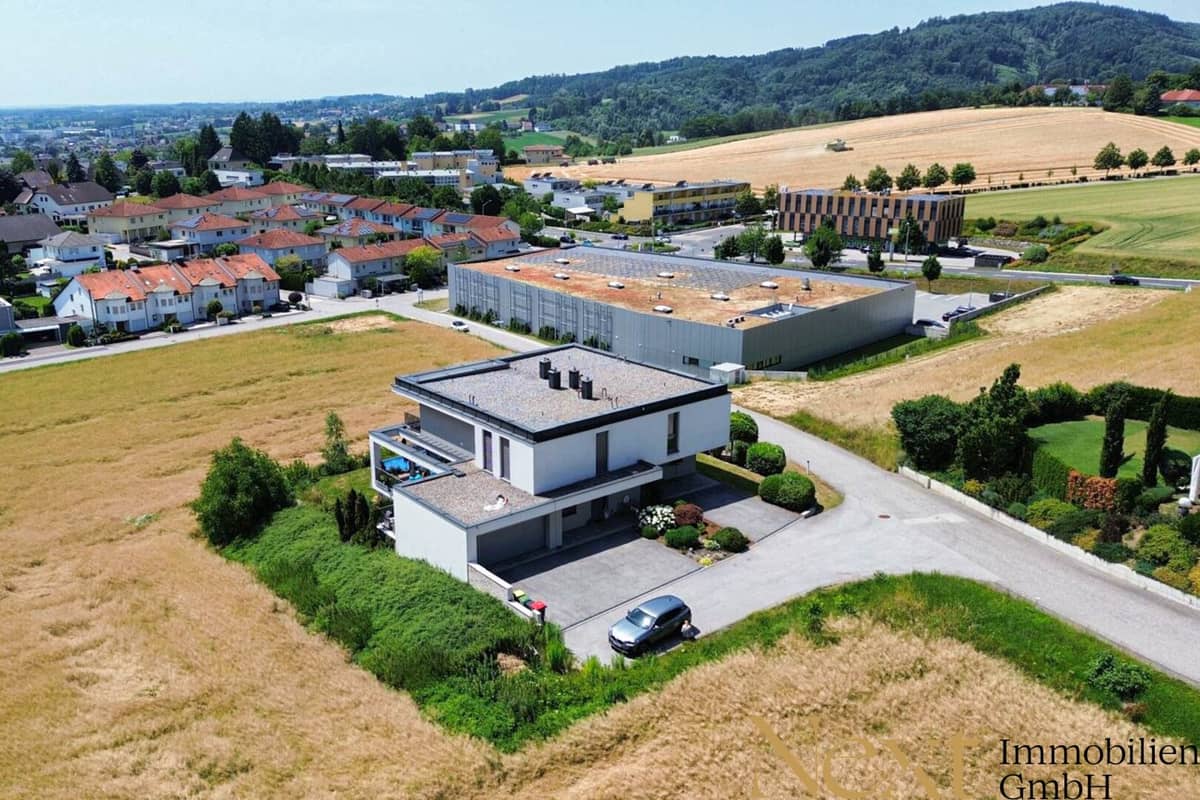 Doppelhaushälfte in Leonding Bestlage mit Doppelgarage zur Miete