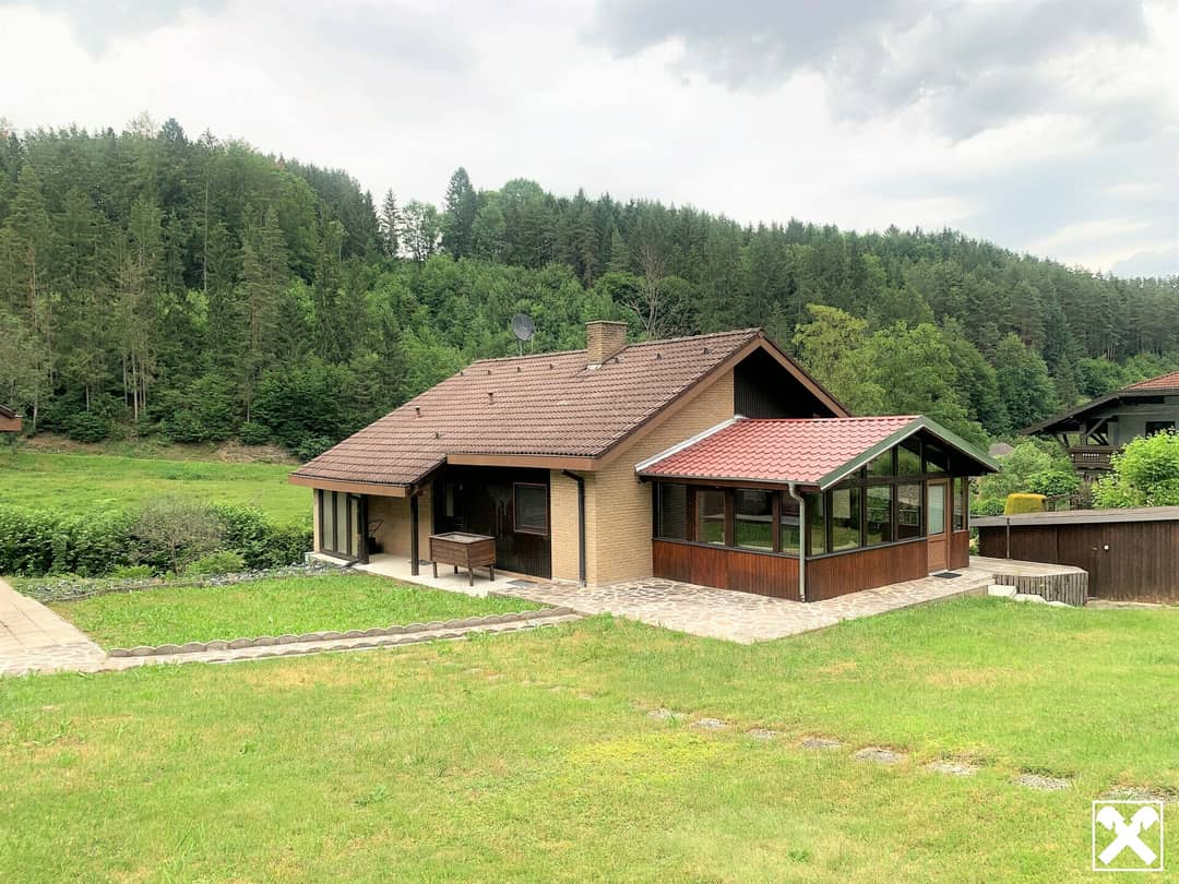 Einfamilienhaus mit Garten in Haßbach