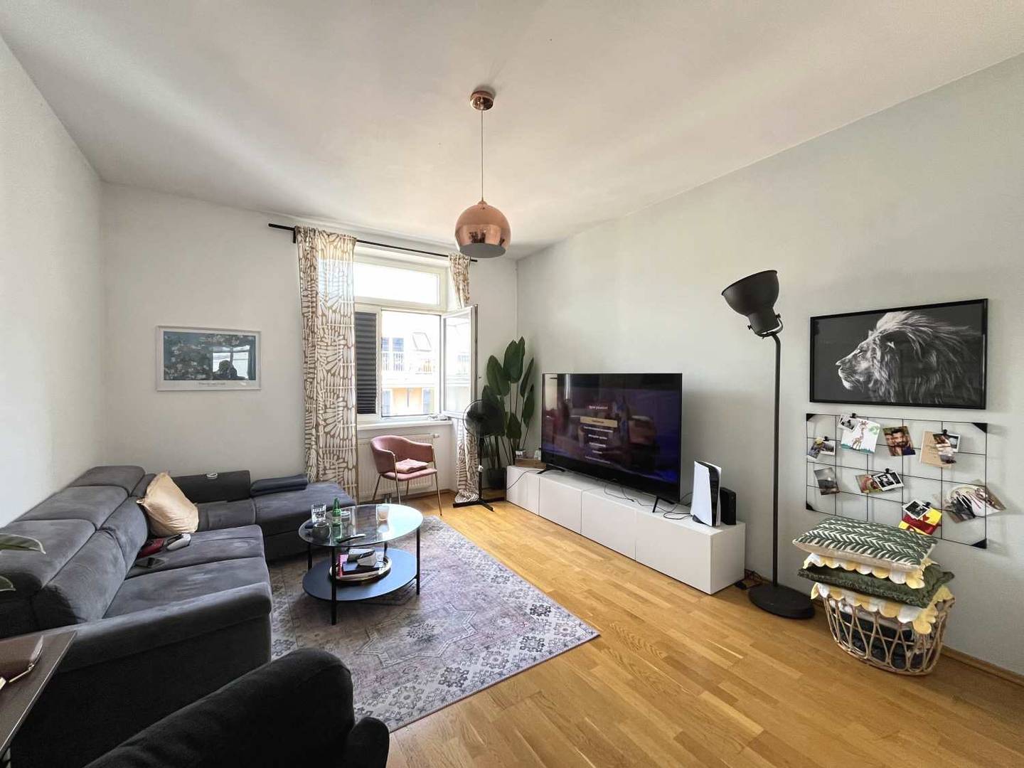 Long term tenanted loggia apartment inner city