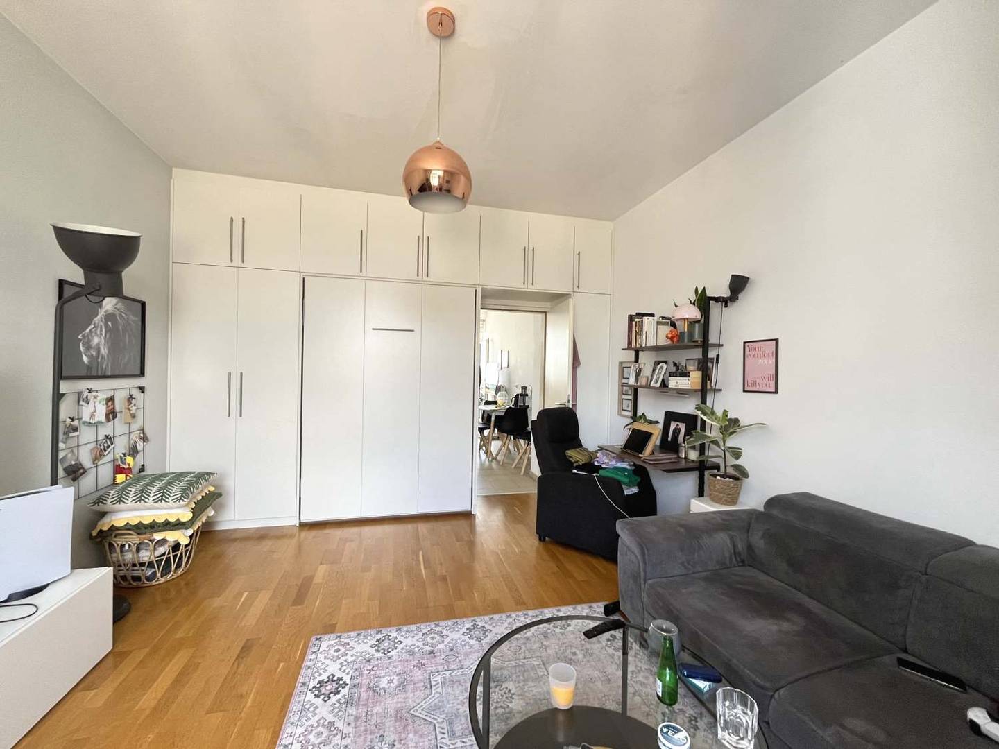 Long term tenanted loggia apartment inner city