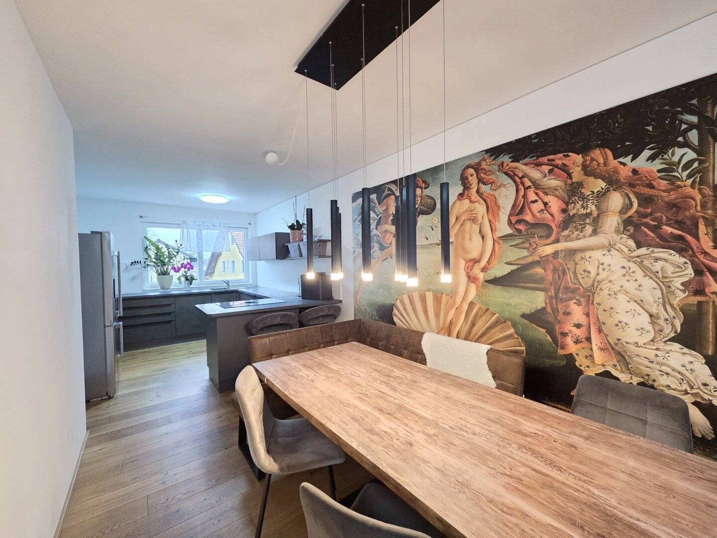 Wohnung mit Dachterrasse und eigenem Garten