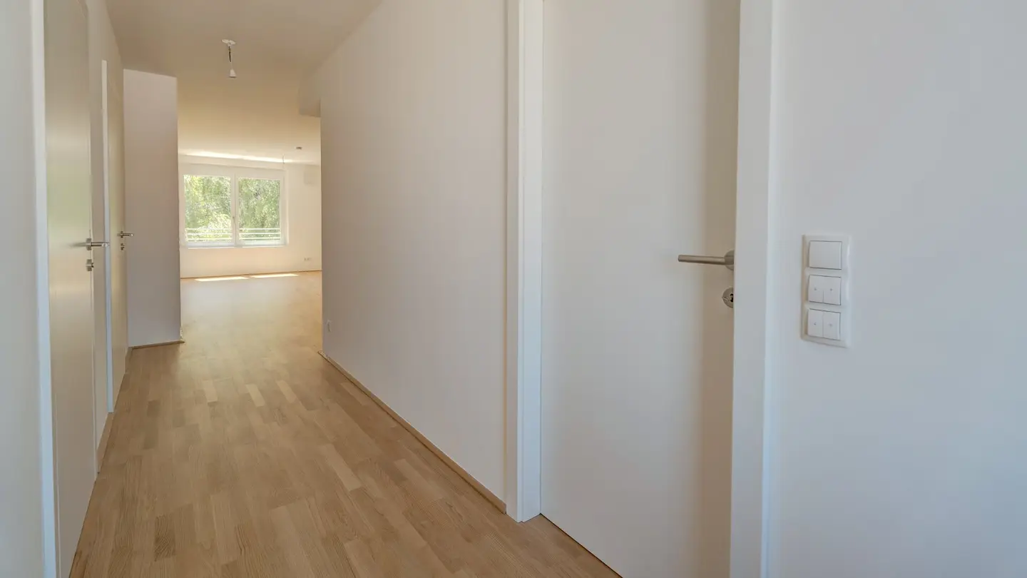 Neubau Wohnung Erstbezug mit Loggia nahe Bahnhof