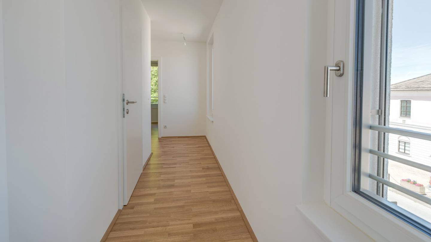 Neubau Wohnung Erstbezug mit Loggia nahe Bahnhof
