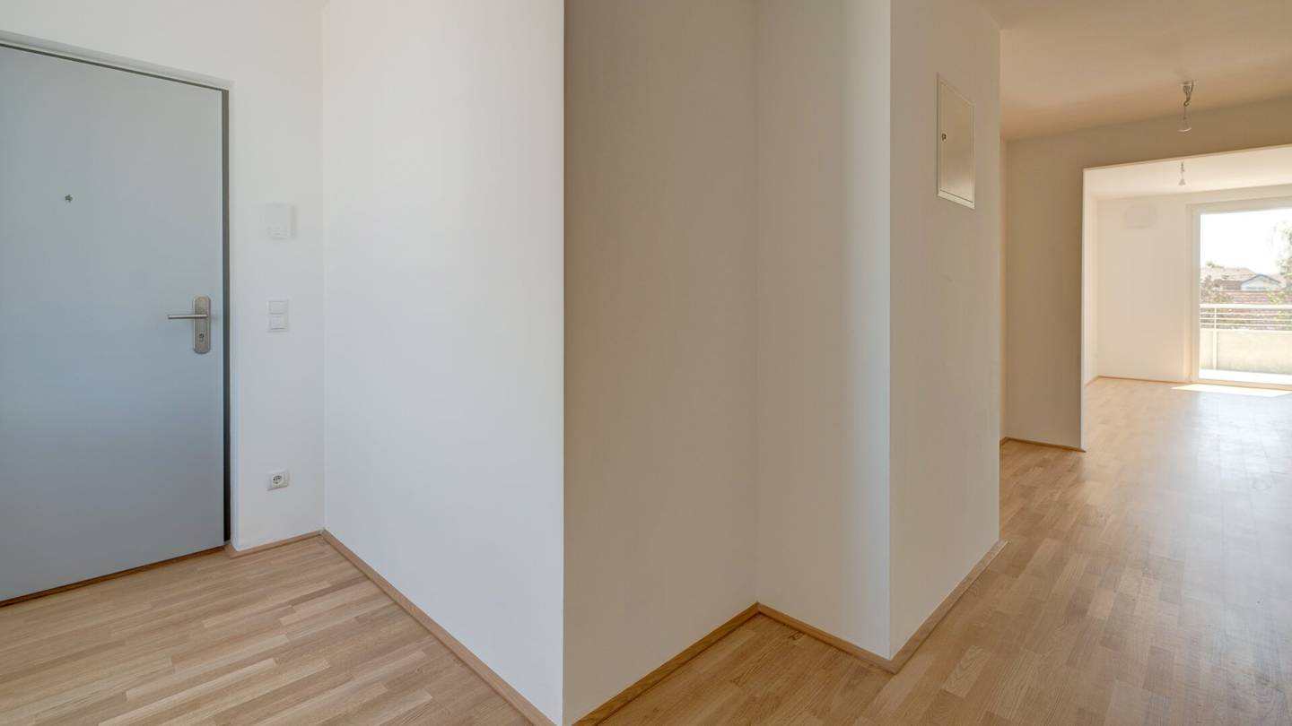 Wohnung Erstbezug Loggia mit direktem Bahnhof