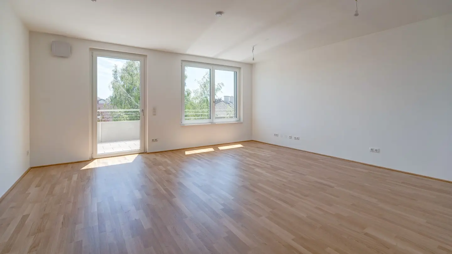 Wohnung Erstbezug Loggia mit direktem Bahnhof