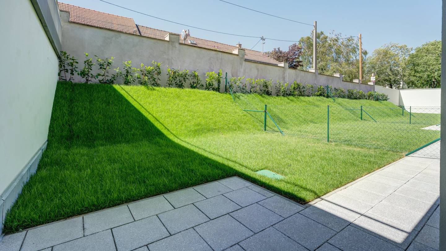 Erstbezug Wohnung im Grünen mit Garten und Terrasse