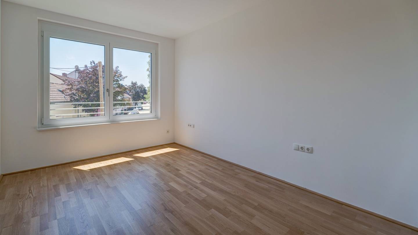 Erstbezug Neubauwohnung nahe Bahnhof mit Loggia