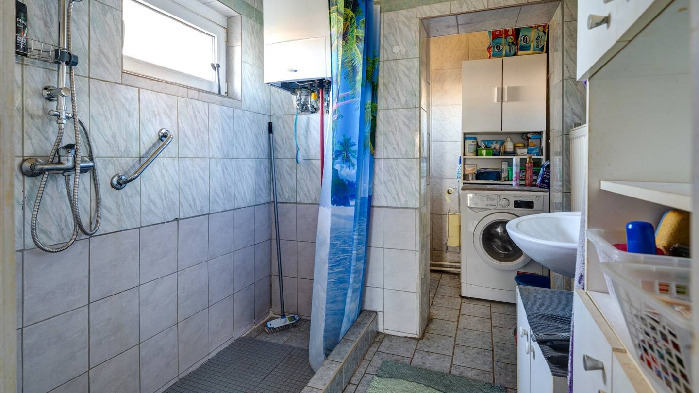 Single-family house with large plot in a quiet location