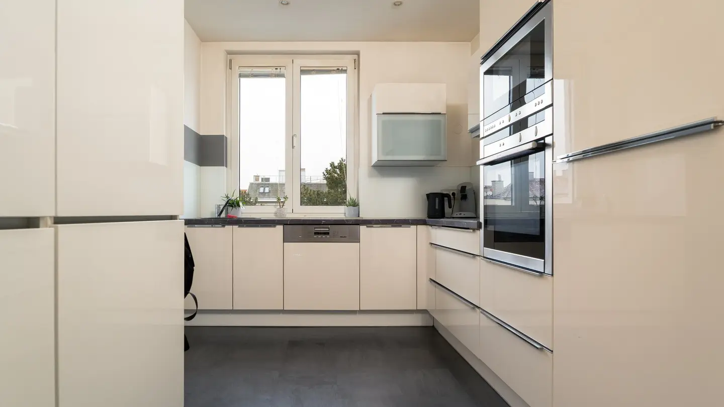 NEW PRICE ! Well laid-out 2.5-room apartment in 1210 Vienna Balcony
