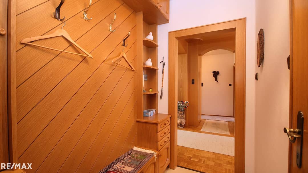 Vorraum/Garderobe