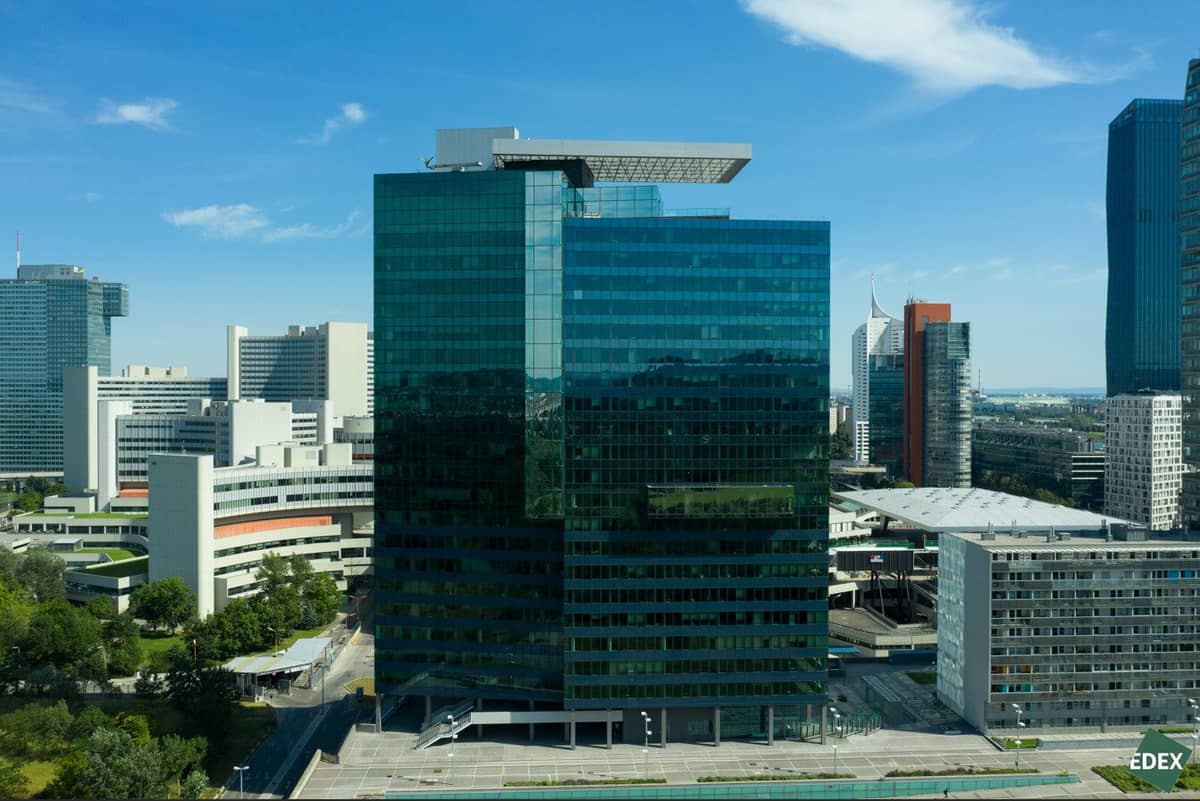 Hochwertige Bürofläche im Saturn Tower, Donau-City, Wien mit Terrassen