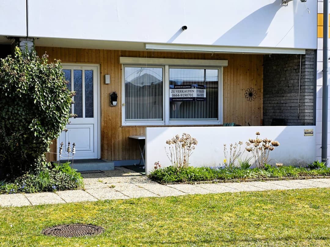 Erdgeschosswohnung mit Loggia Vollmöbliert Zentrumsnah