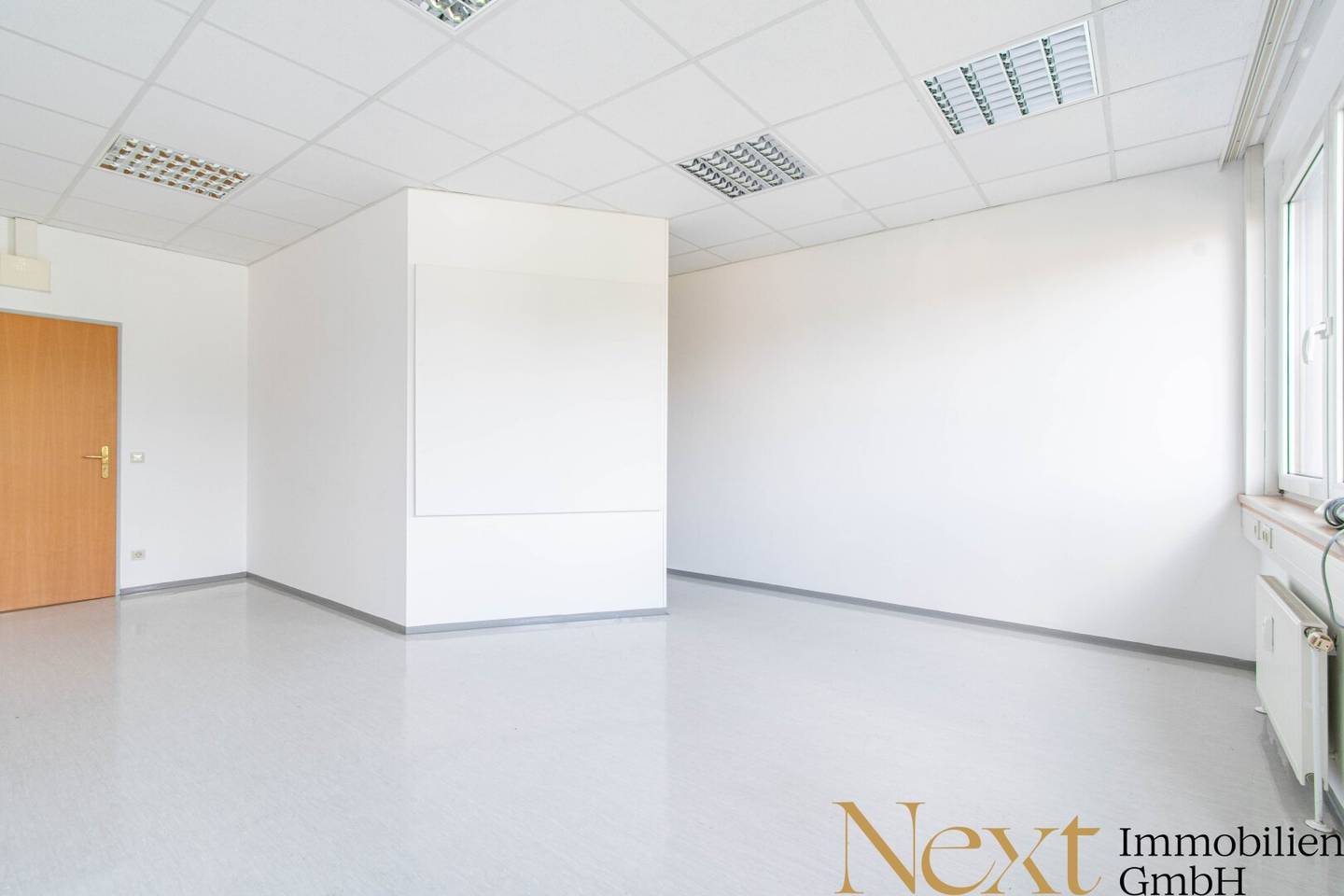 Spacious office space with ideal transport connections in the GTZ Wels for rent