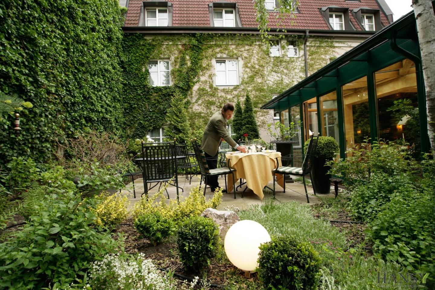 Top Hotel in Guntramsdorf, 35 Zimmer, modernisiert, großer Garten, 1105 m² Fläche!