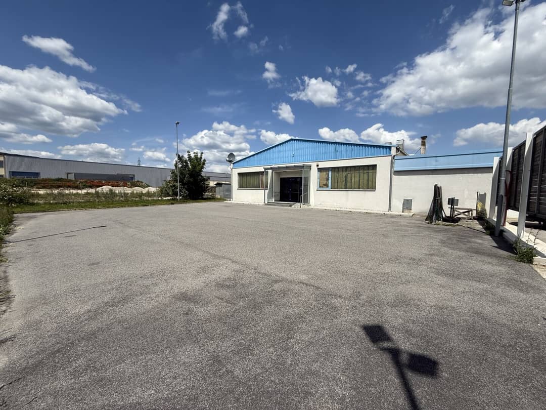 Wöllersdorf - Nähe Süd-Autobahnab-Auffahrt-Frequenzlage! Topausgestattetes Gewerbeobjekt - 170m², 3 Zimmer, 14 Stellplätze