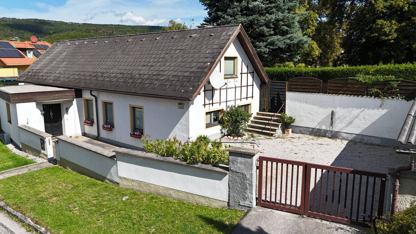 Einfamilienhaus in Markt Piesting: 171 m², gepflegtes Landhaus