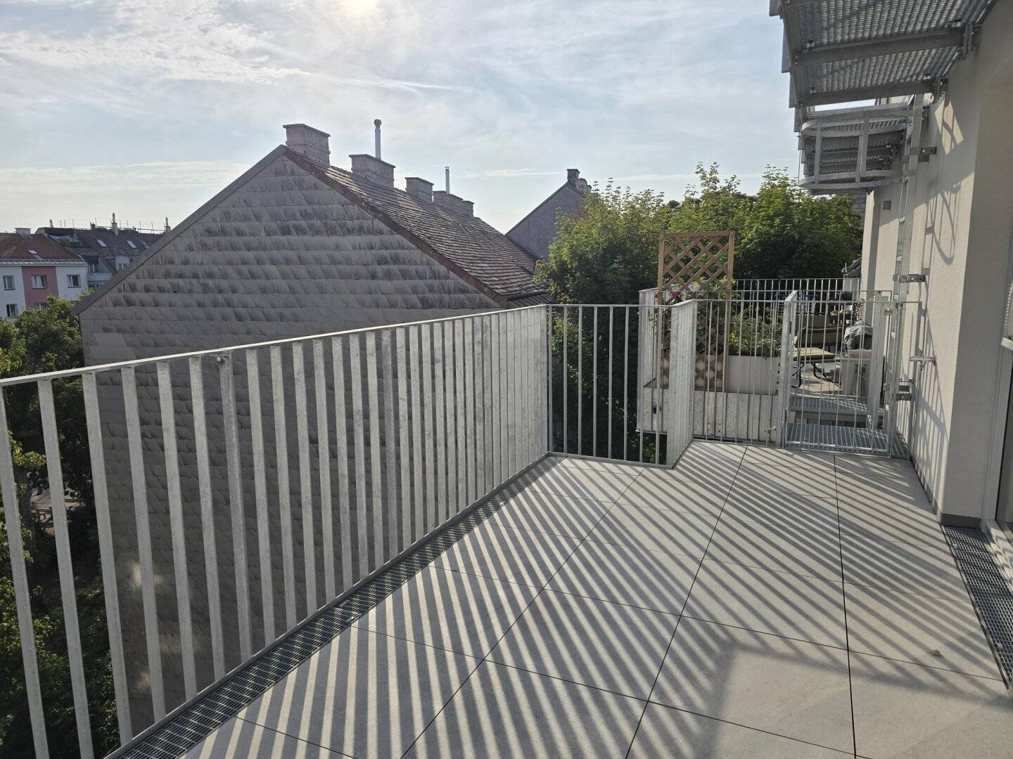 Top floor apartment newly built with balcony and lift