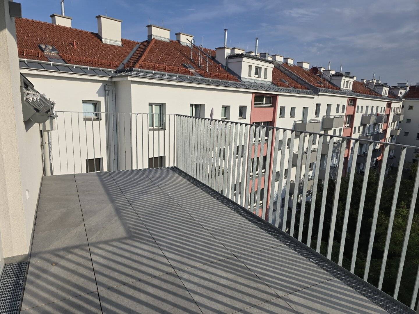 Top floor apartment newly built with balcony and lift