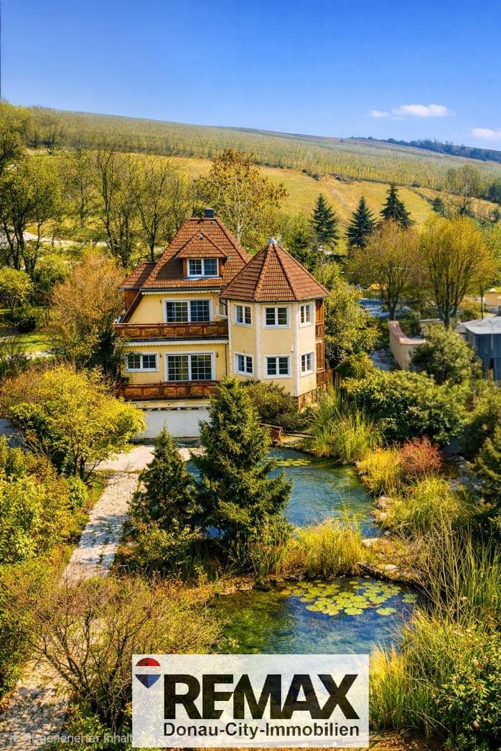 Schlossvilla in Enzesfeld-Lindabrunn mit Weideland & Naturteichen