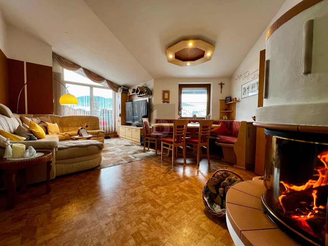 Top Floor Apartment With Sunny Roof Terrace