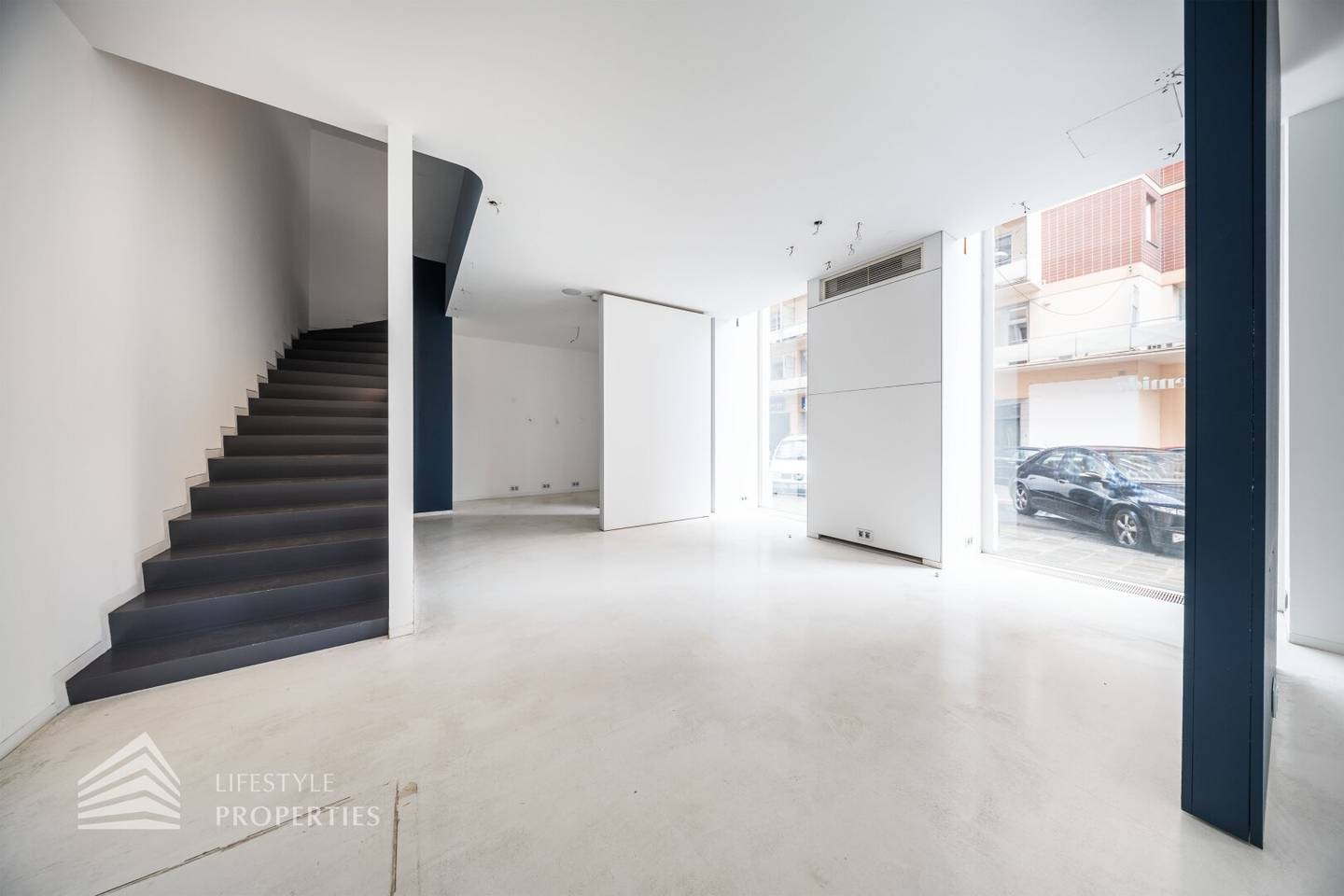 Spacious commercial premises on 2 floors in top location