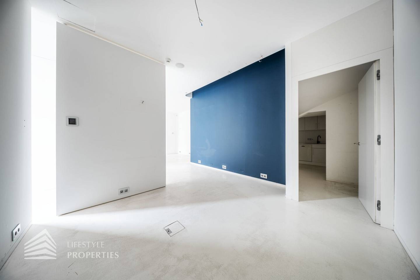Spacious commercial premises on 2 floors in top location