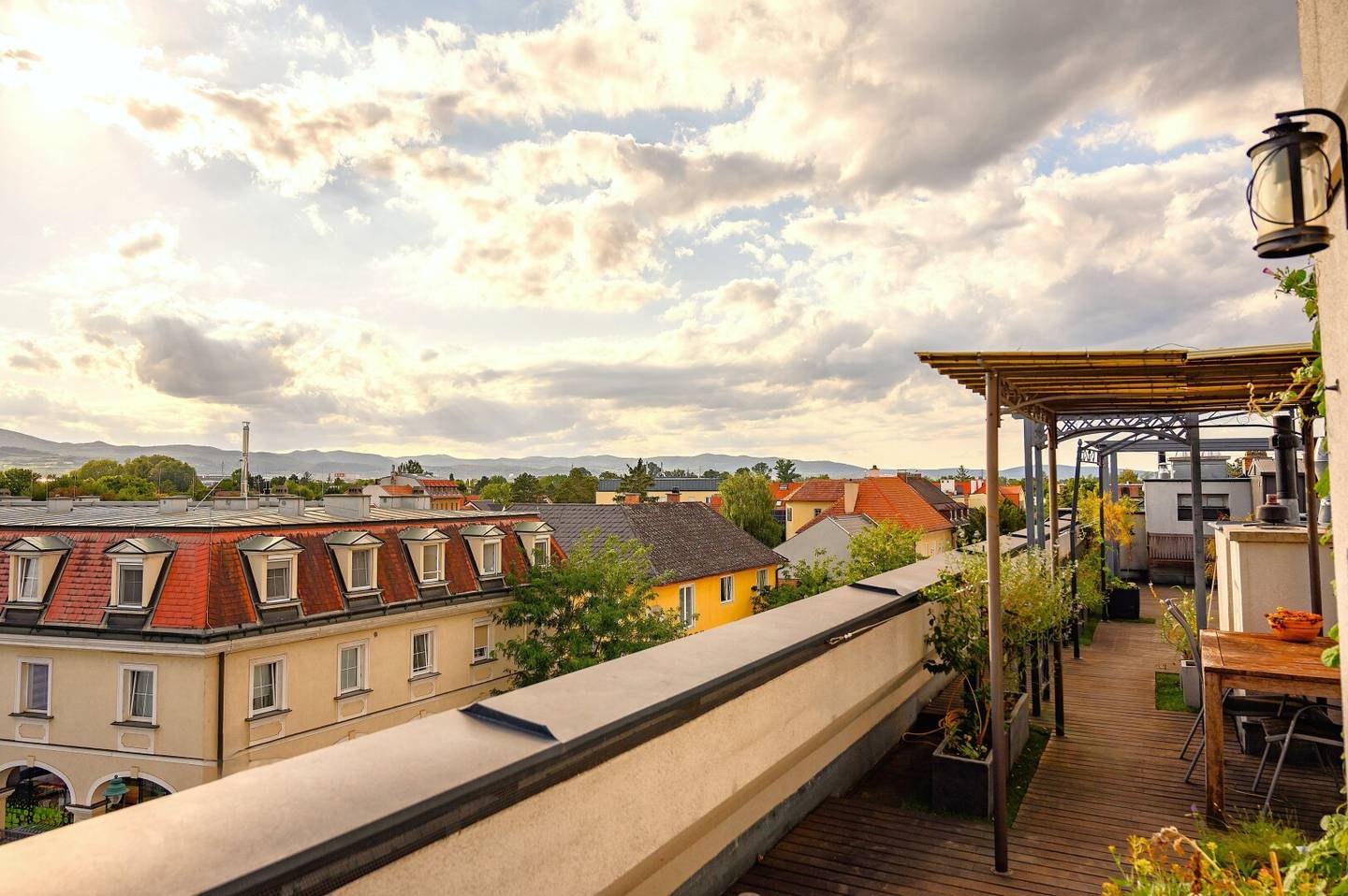 Dachgeschosswohnung mit 80m² Panorama Terrasse nahe Schlosspark
