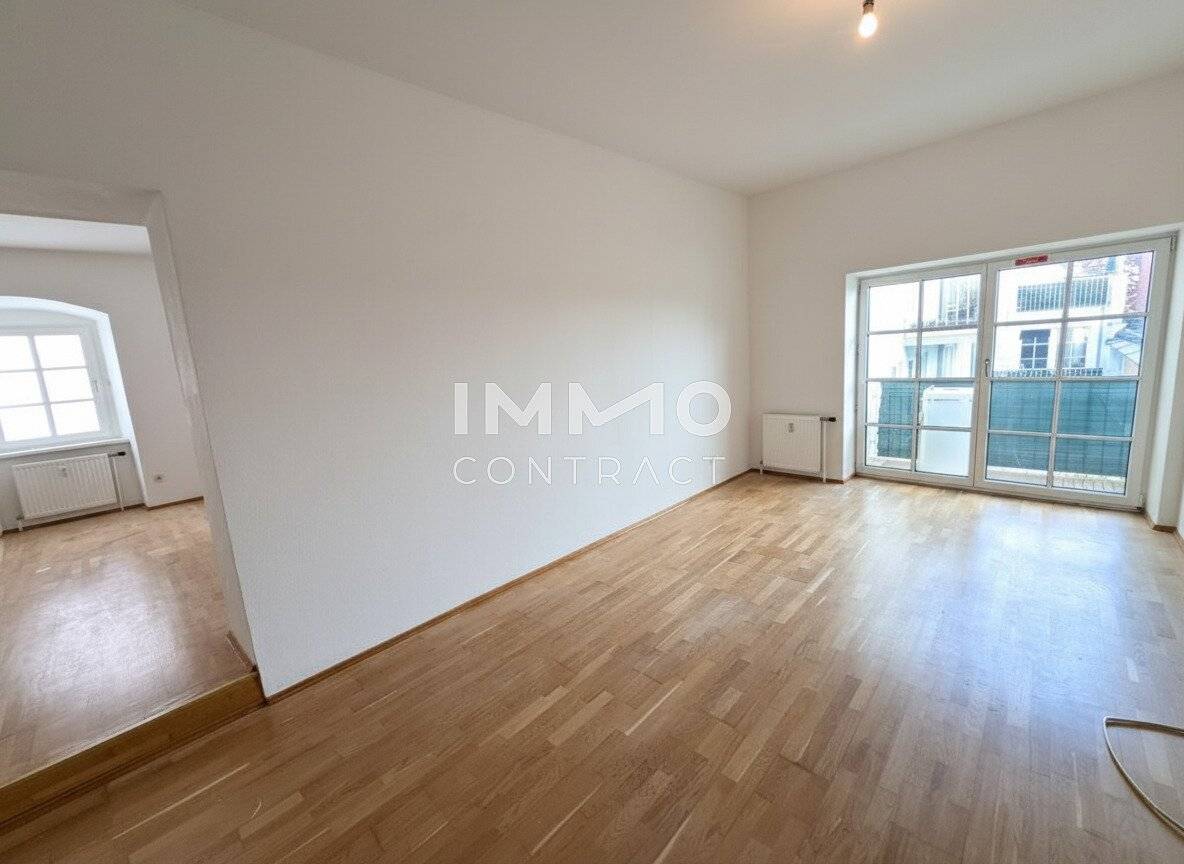 Apartment centrally located with terrace and fitted kitchen