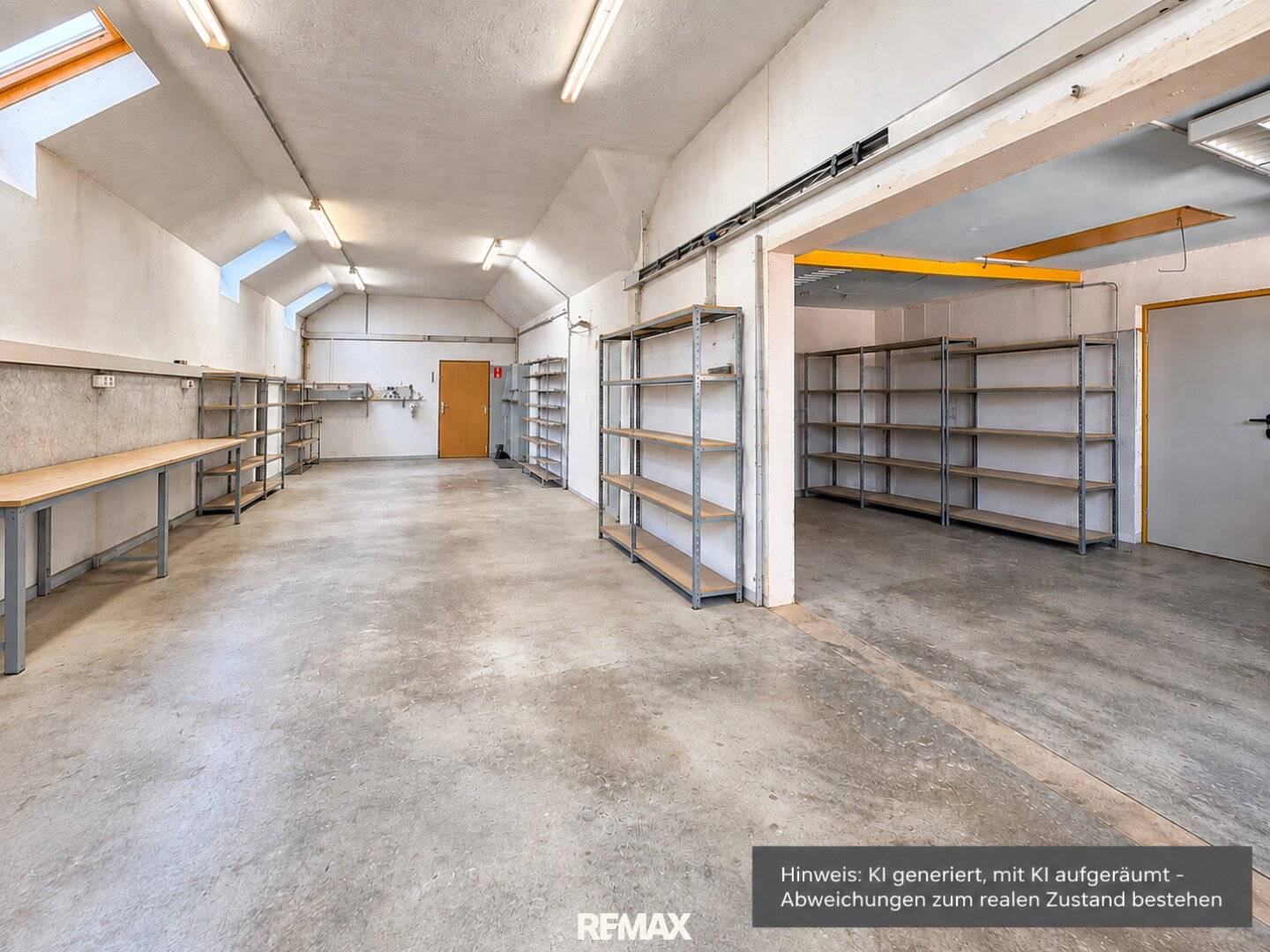 Former carpentry with large workshop, storage, offices (approx. 238 m² usable space) and apartment on the upper floor
