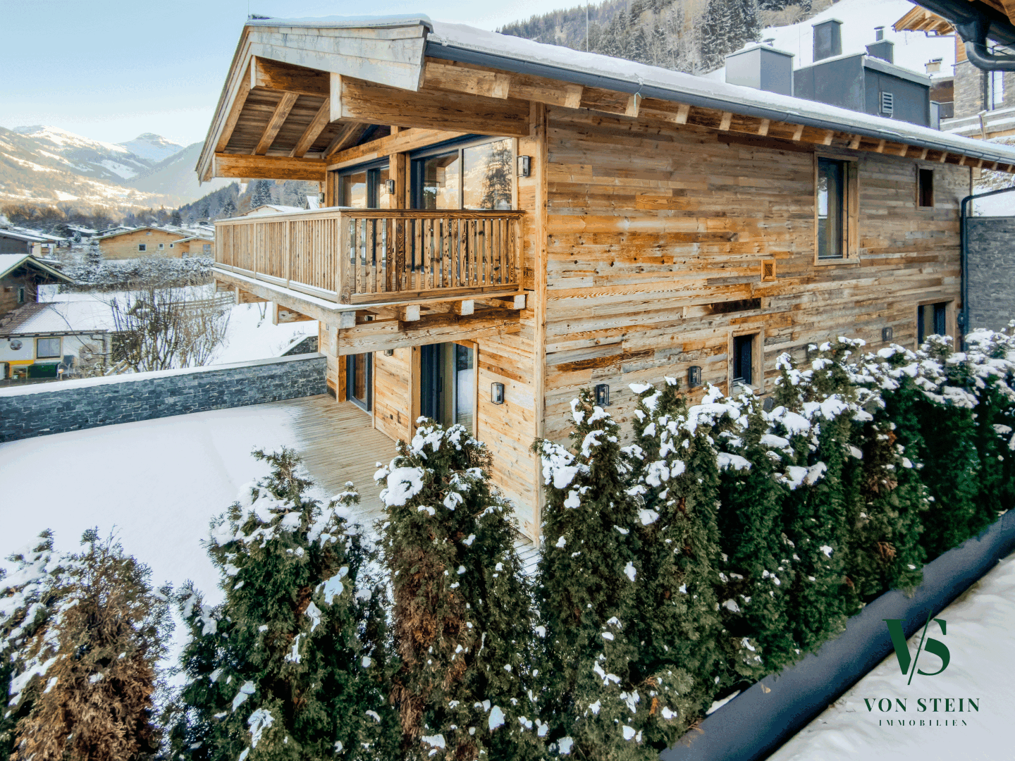 Chalet in Kitzbühel: Neubau mit Panoramablick, privatem Wellness