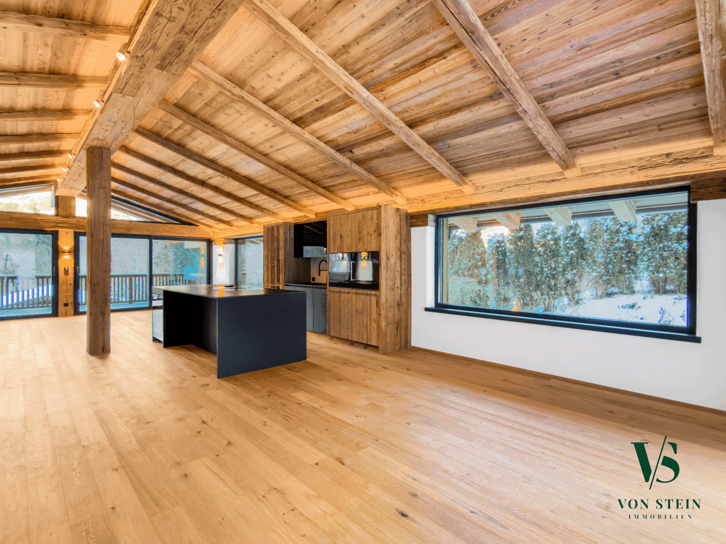 Chalet in Kitzbühel: Neubau mit Panoramablick, privatem Wellness