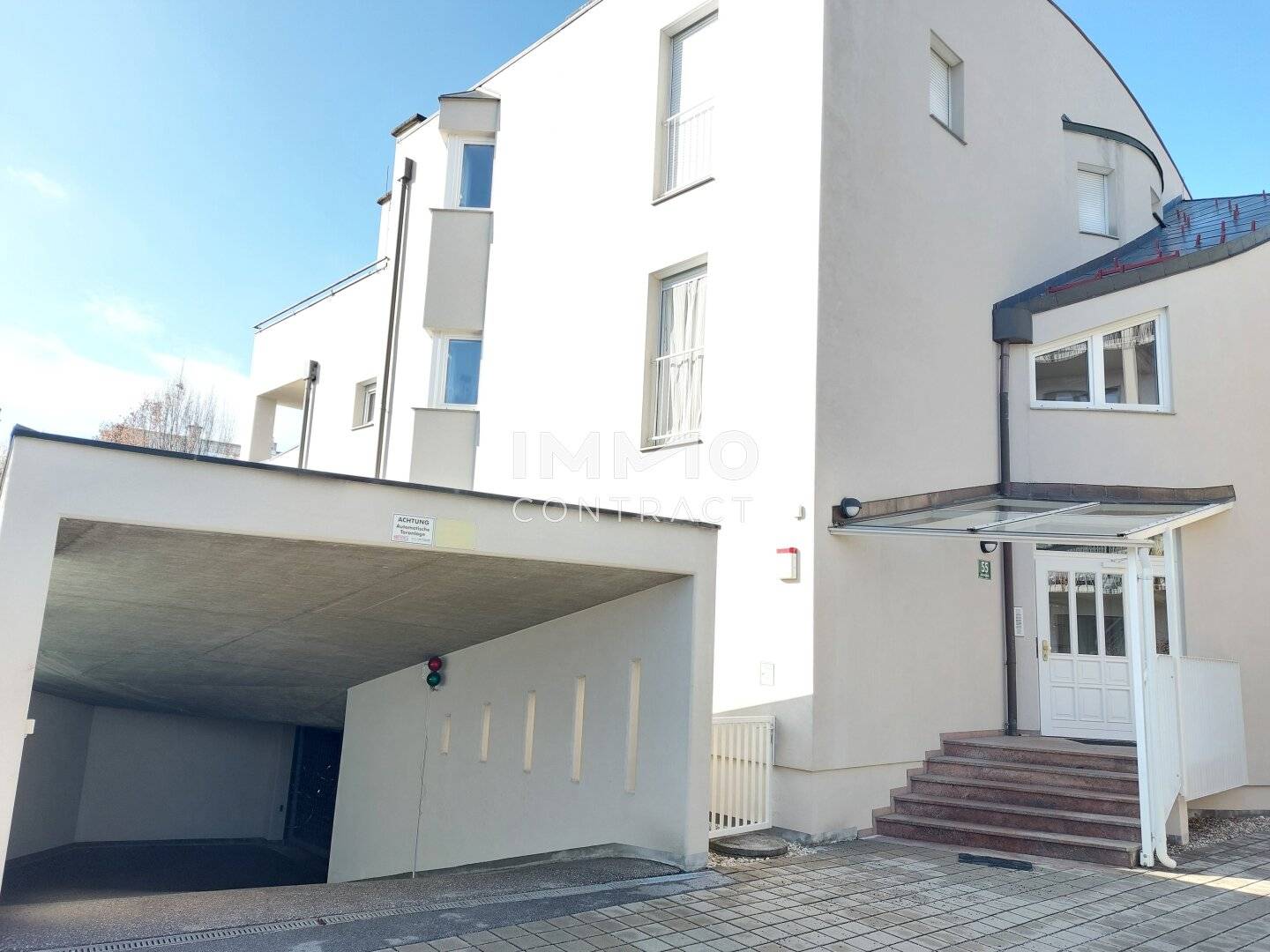 Apartment near ORF Center with West Terrace